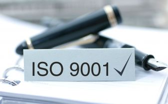 Jak wybrać jednostkę certyfikującą ISO