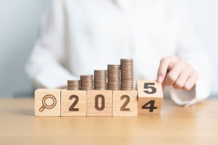 Wynagrodzenie zasadnicze pielęgniarek i położnych od 1 lipca 2025 r. – czy wyższe kwalifikacje oznaczają wyższy współczynnik?