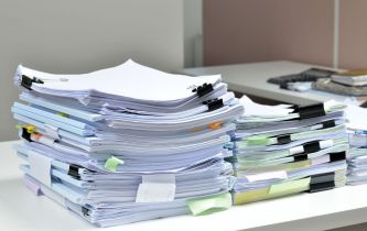 Jakie kroki powinien podjąć menedżer ZOZ podczas opracowywania procedur