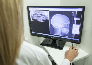 Przechowywanie zdjęć rentgenowskich pacjentów przez szpital