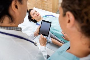 Jak zadbać o dane pacjenta w poczcie i smartfonie