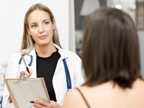 Wywiad chorobowy – jak zapewnić zgodność z przepisami i bezpieczeństwo pacjenta