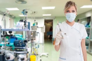 Minister zdrowia: podwyżki dla pielęgniarek od września