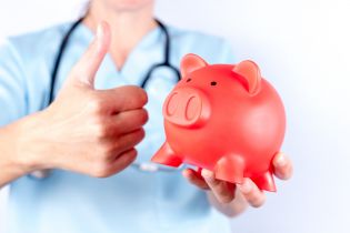 Wyższe pensje lekarzy – poznaj nowe zasady